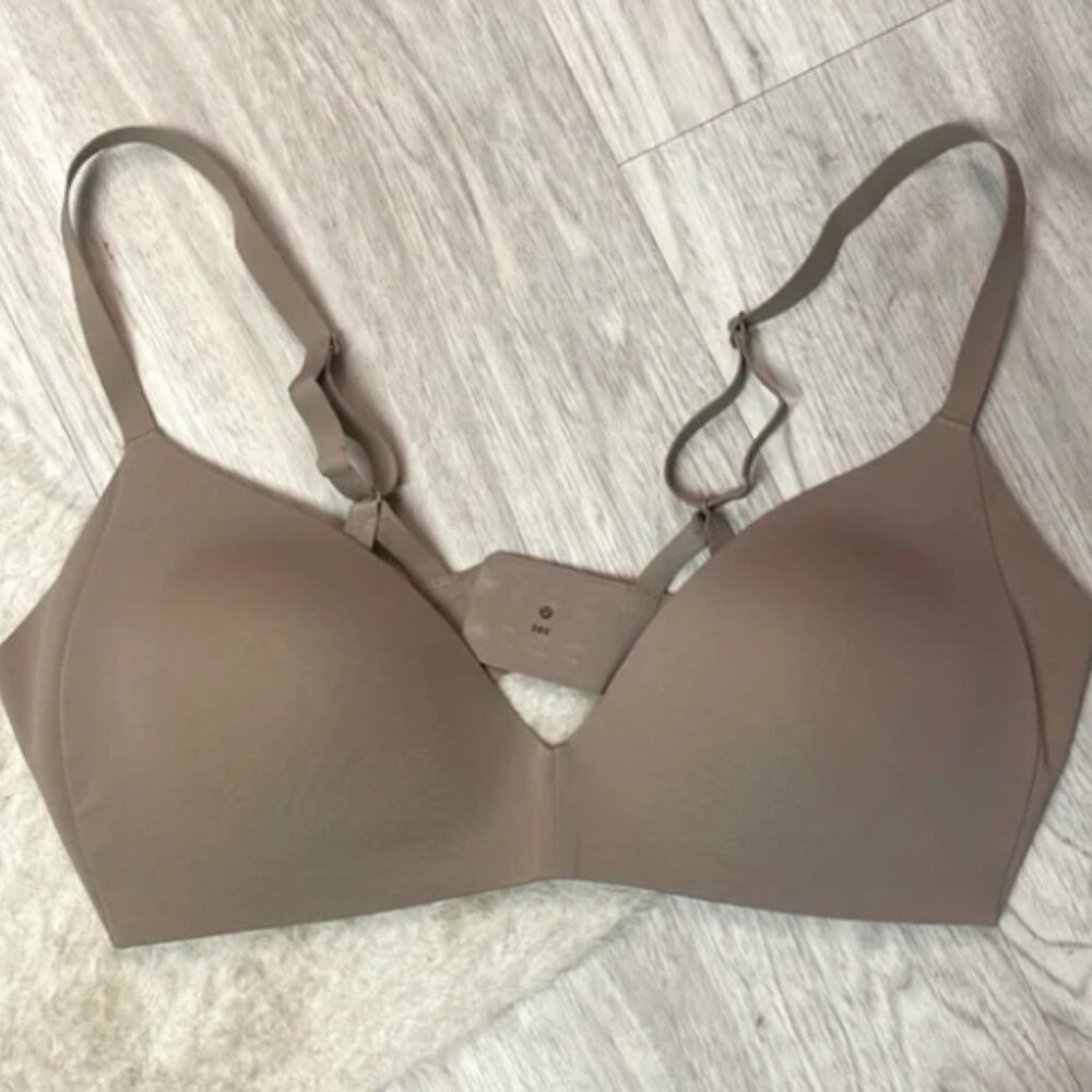 Lululemon Size 36C Take Shape Bra